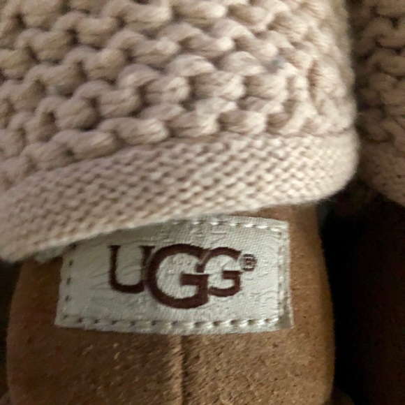 UGG Shoes - Size 4 boys women’s 6 Ugg boots